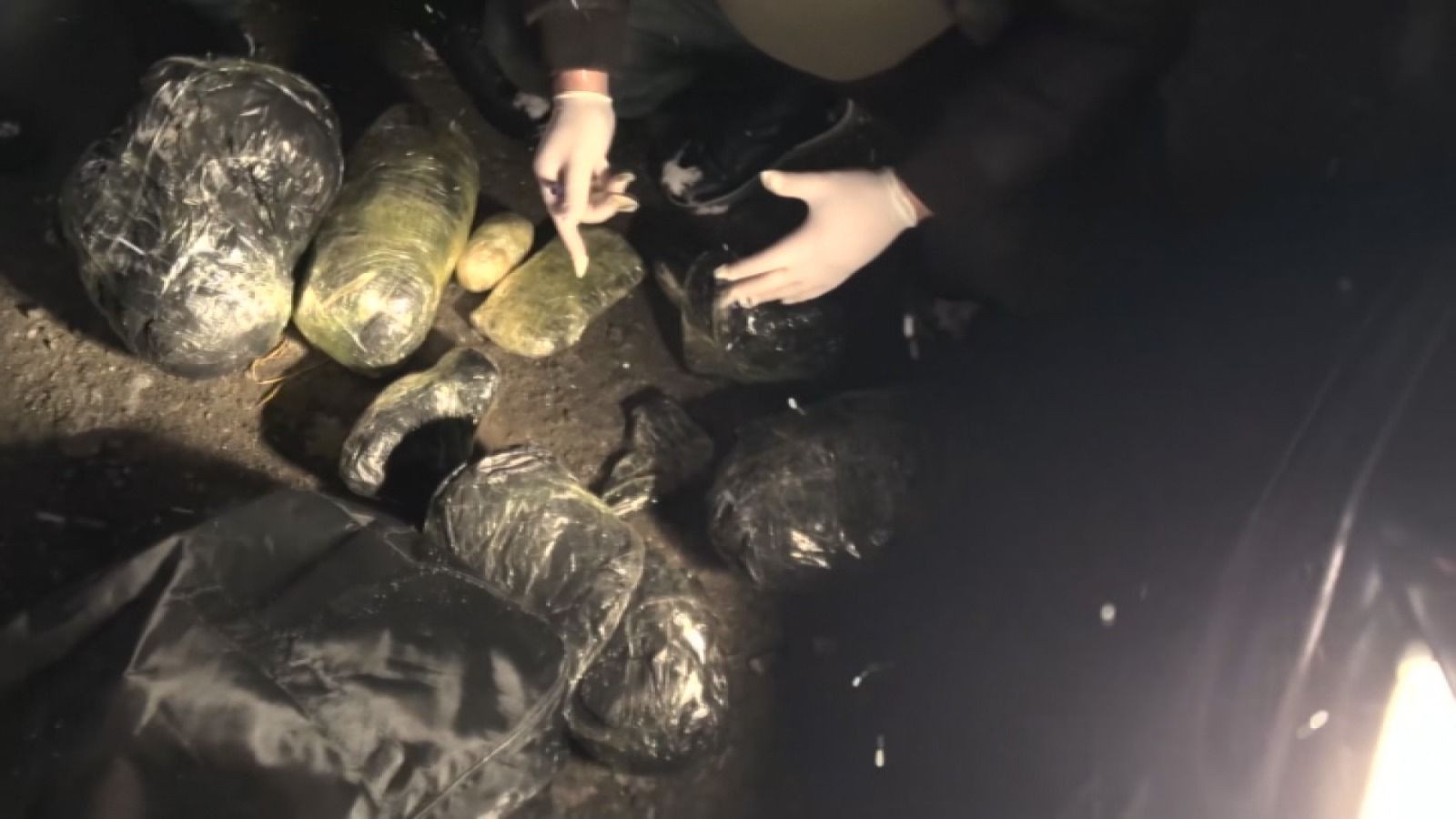 Silahlı şəxsdən 10 kiloqram narkotik aşkarlandı - FOTO