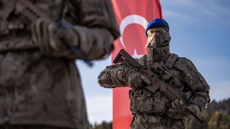 Ukraynaya qoşun göndərilir? - Türkiyə qapıları bağlamır, Rusiya QARŞIDIR