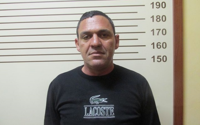 Torpaq və evlərə çıxarış almaq adı ilə dələduzluq etdi