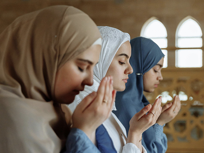 Qadınlara məscidlərdə namaz qılmaq qadağan edildi