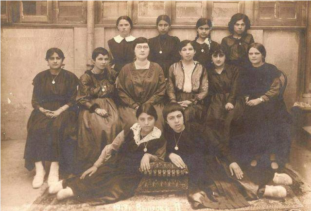 Azərbaycanda qadınlar günü nə vaxtdan qeyd edilir?