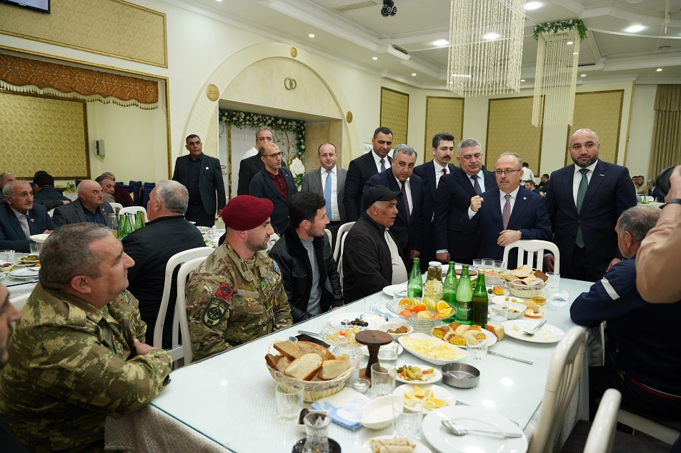 MÜSİAD Şabranda Axısqa türkləri üçün iftar süfrəsi təşkil edib