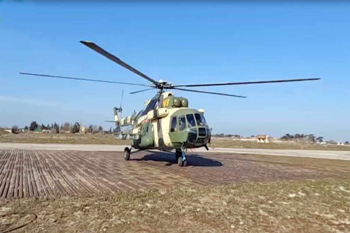 Hərbi helikopterlər havaya qaldırıldı - VİDEO