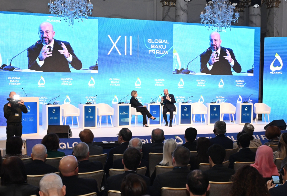 XII Qlobal Bakı Forumu işini panel iclaslarla davam etdirir