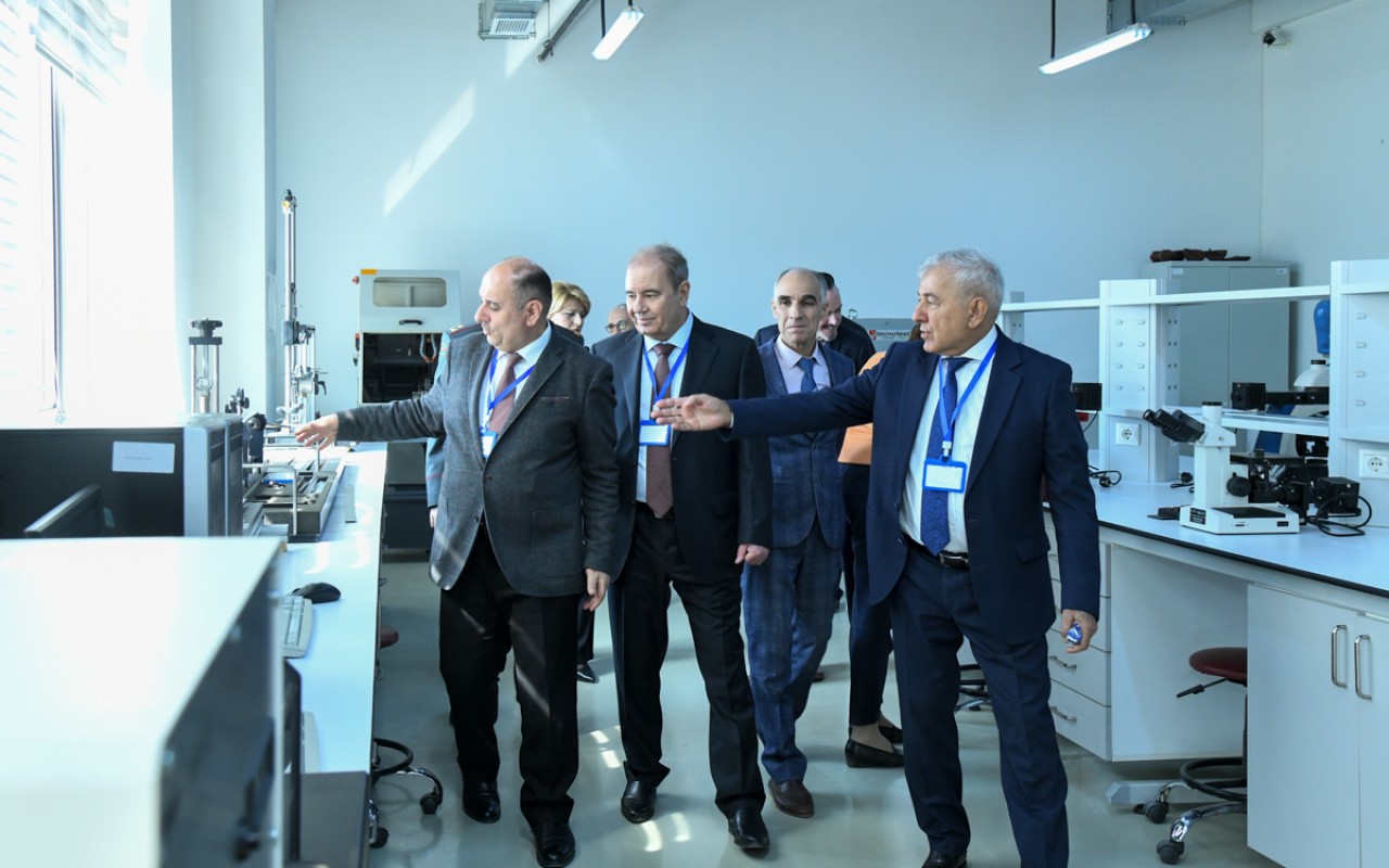 Beynəlxalq konfrans iştirakçıları BMU ilə tanış olublar - FOTOLAR