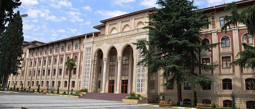 Universitet mal-qaranı satıb? - Rəsmi CAVAB