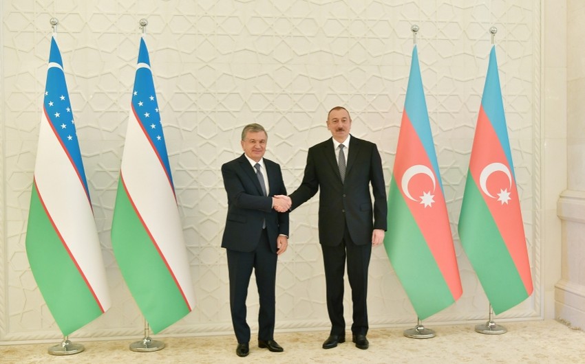 İlham Əliyev həmkarı ilə DANIŞDI