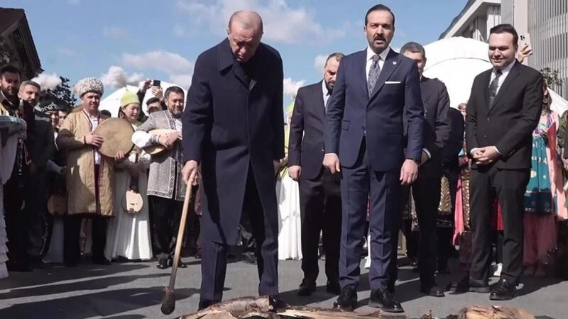 Türkiyədə bir ilk - Ərdoğan Novruz tonqalı yandırdı - VİDEO