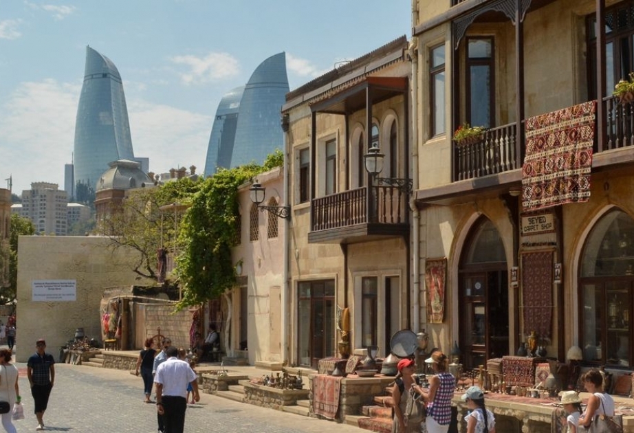 Azərbaycana gələn turistlər niyə azalıb?