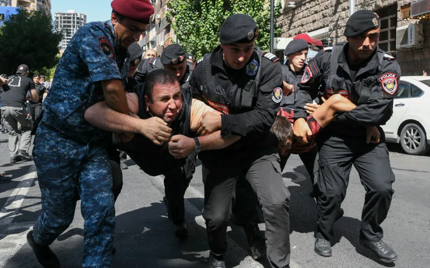 Ermənistan müxalifətində kütləvi həbslər