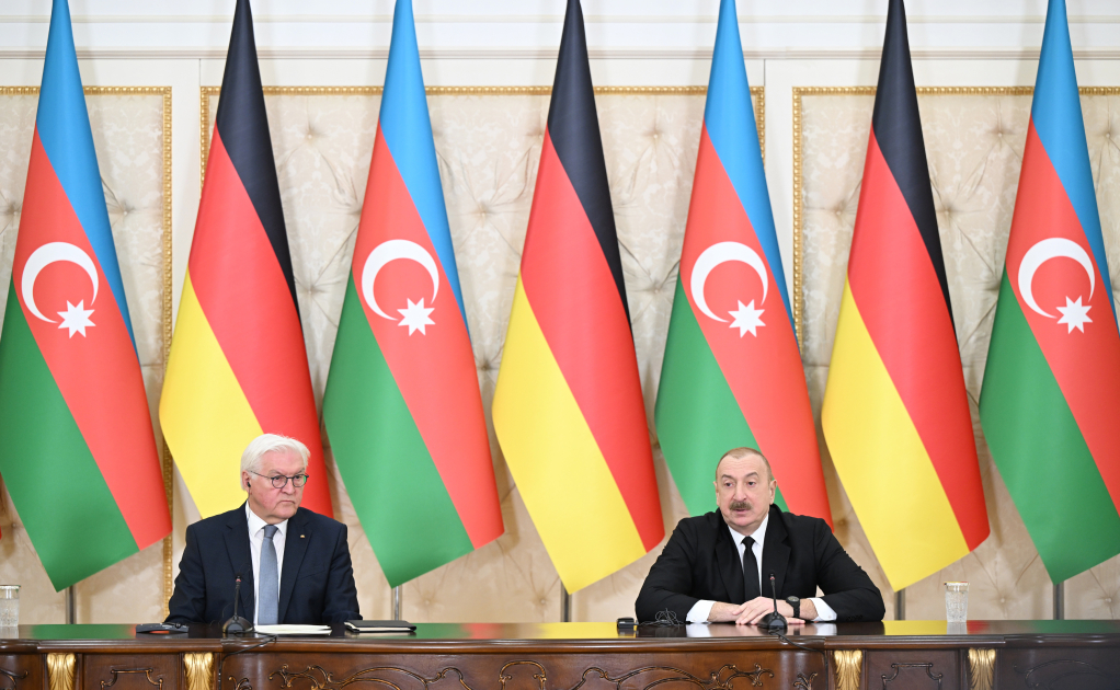 Prezidentlər mətbuata bəyanatlarla çıxış edirlər