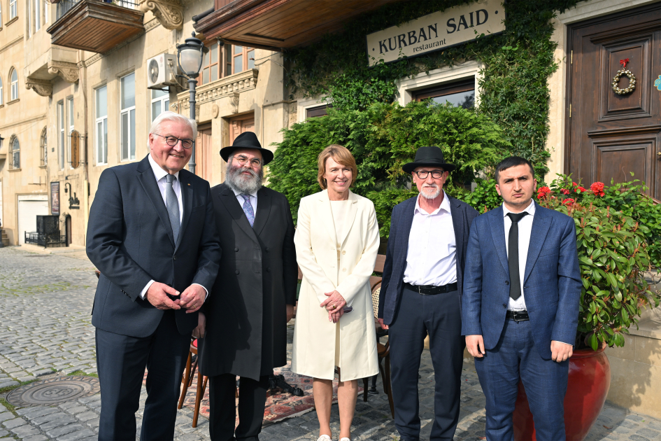 Almaniya Prezidenti İçərişəhərdə - FOTO