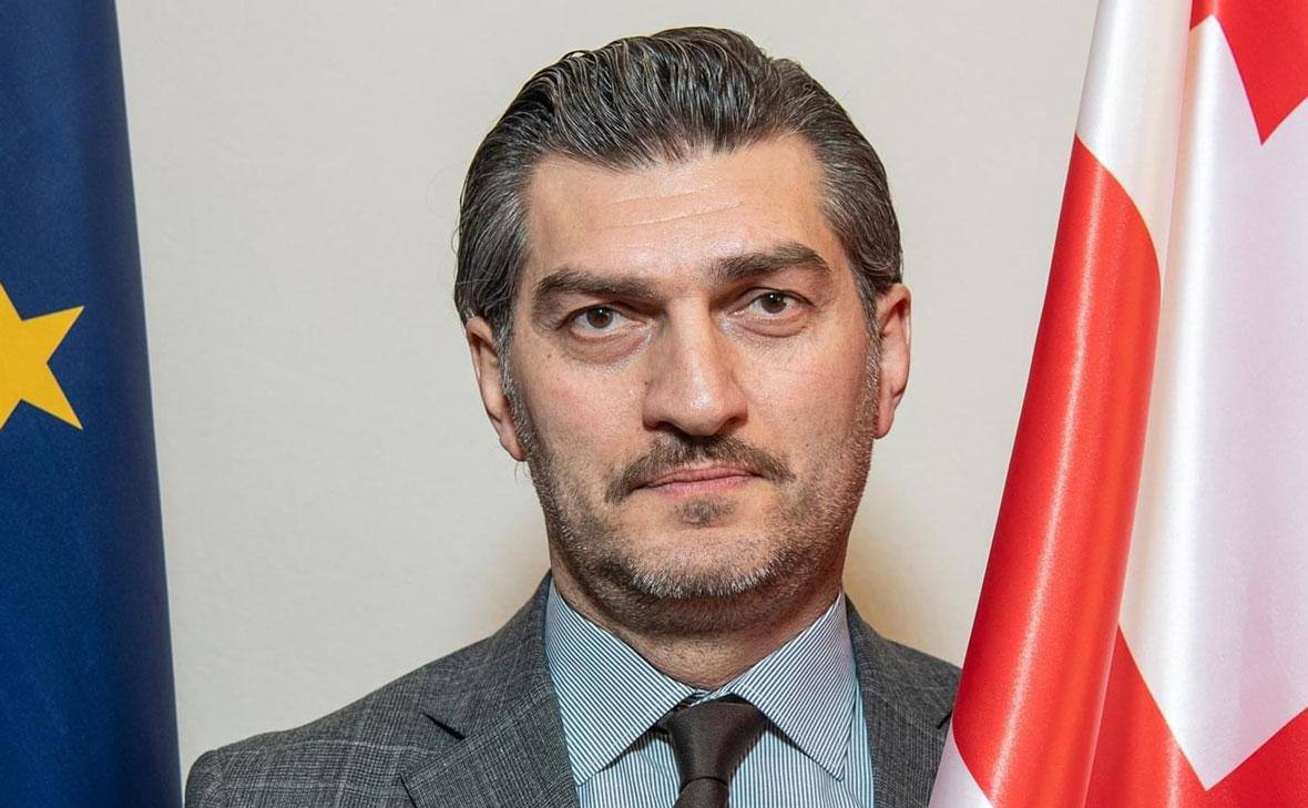 İlk dəfə Azərbaycana gəlir