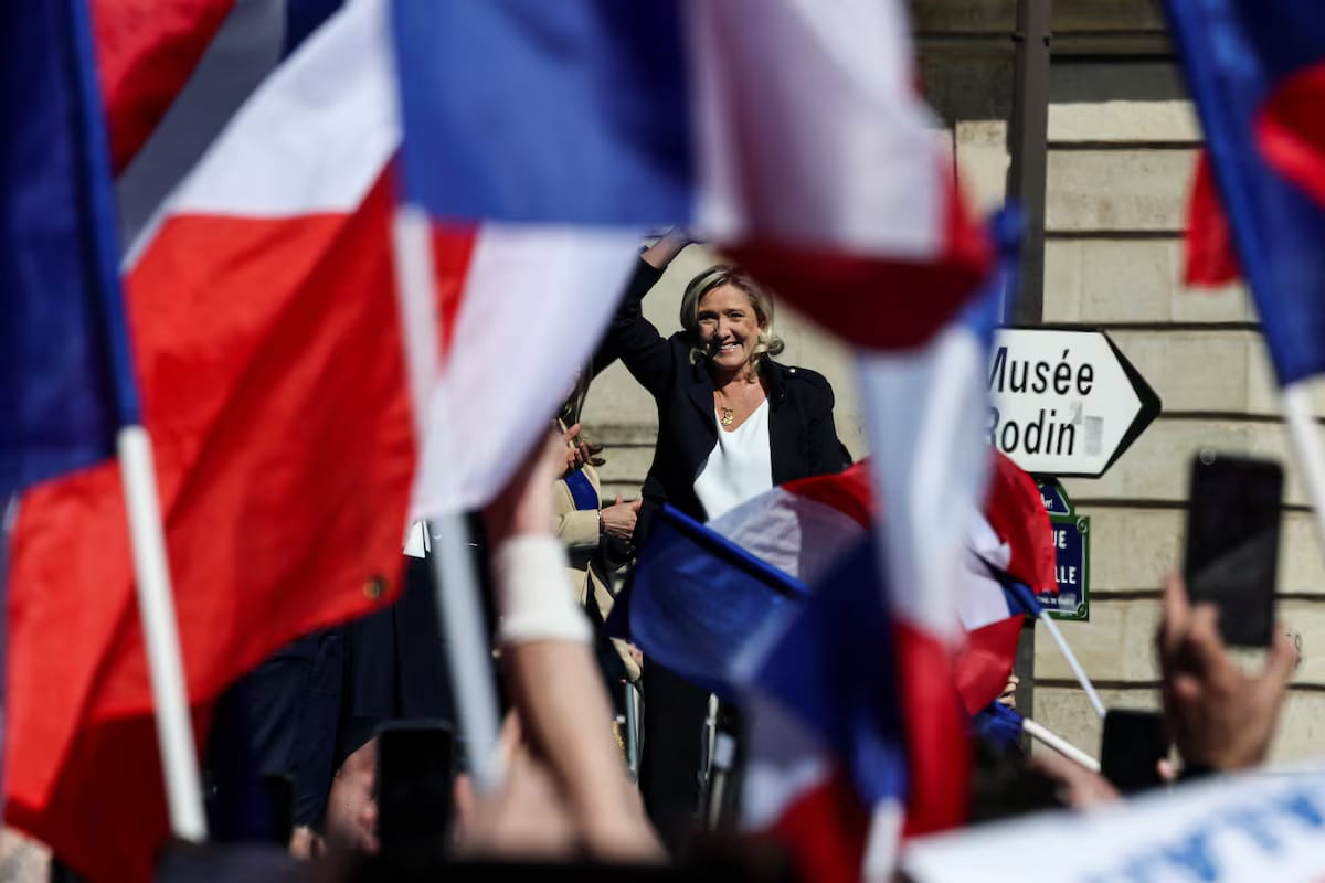 Parisdə mitinq: "Bu qərar namusumuzu tapdaladı" - FOTO
