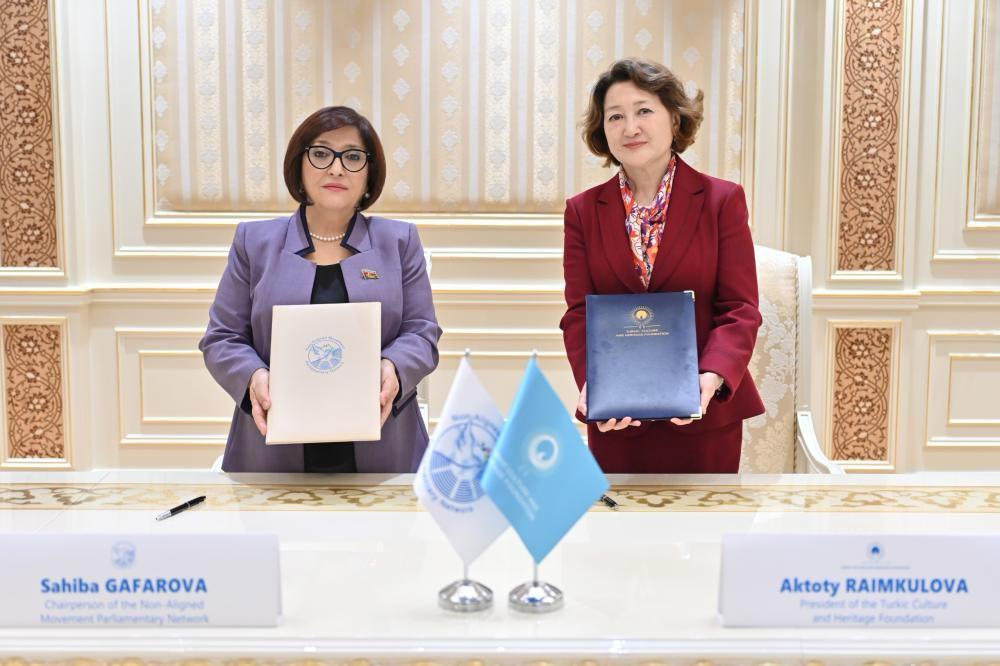 Sahibə Qafarova Raimkulova ilə memorandum imzaladı