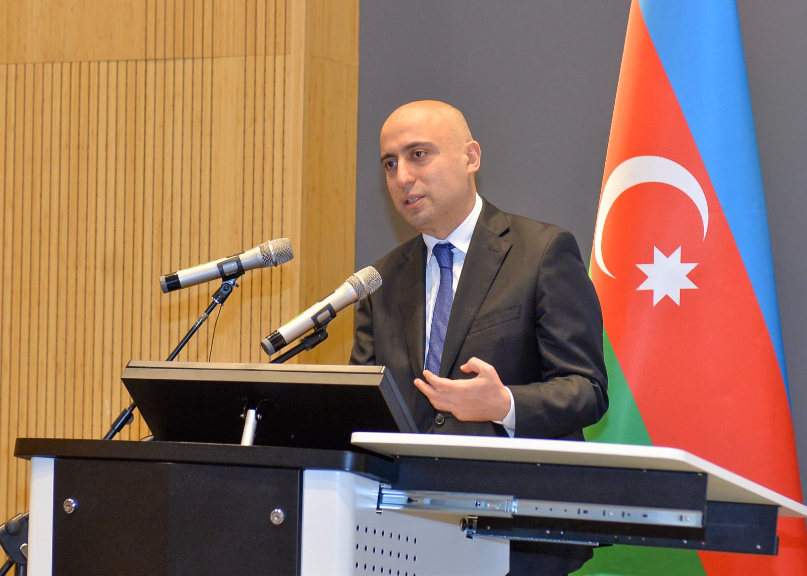 Birləşdirilən institutlarda ixtisarlar olacaq? - Nazirdən CAVAB