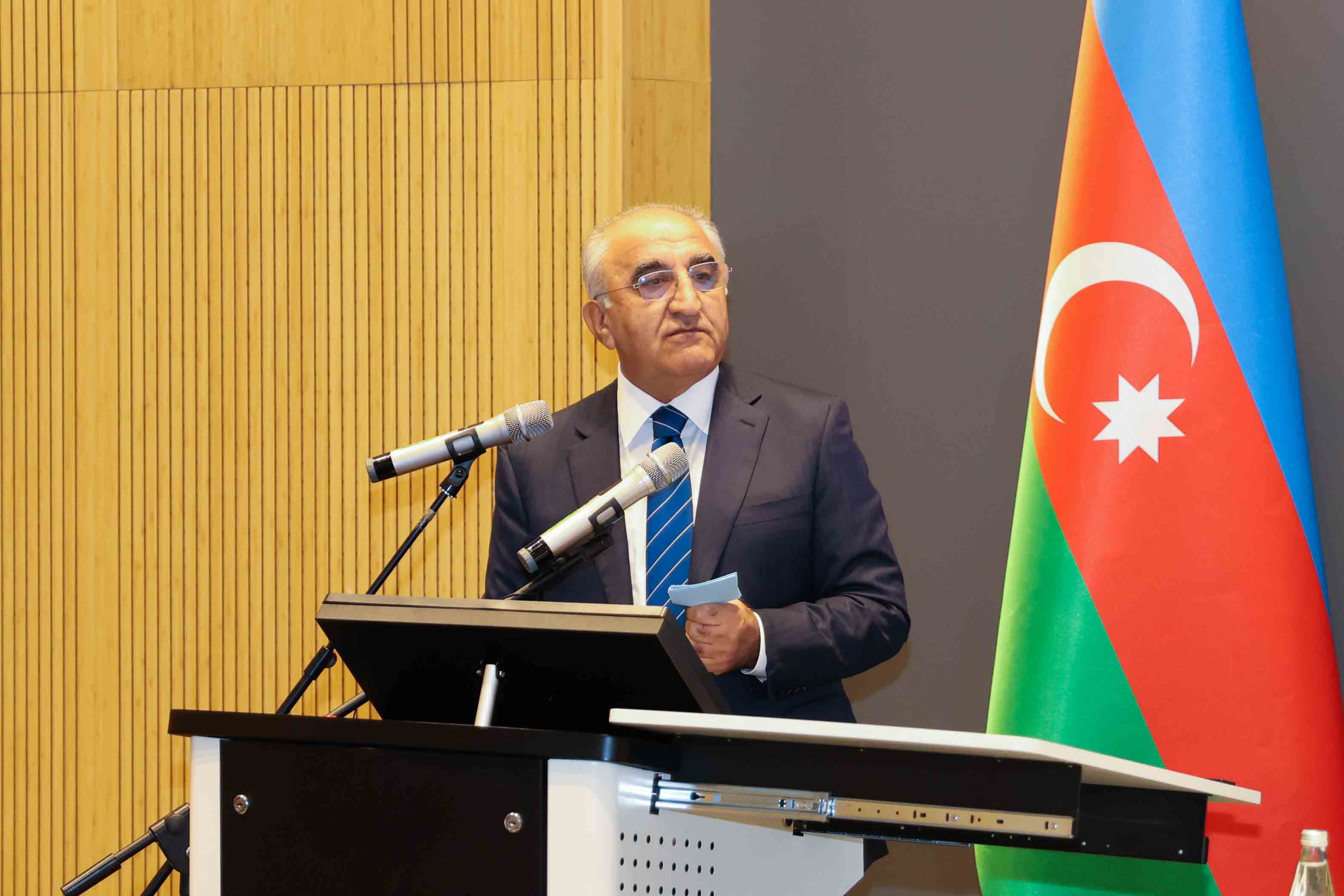 UNEC-də Elm Festivalına start verilib - FOTO