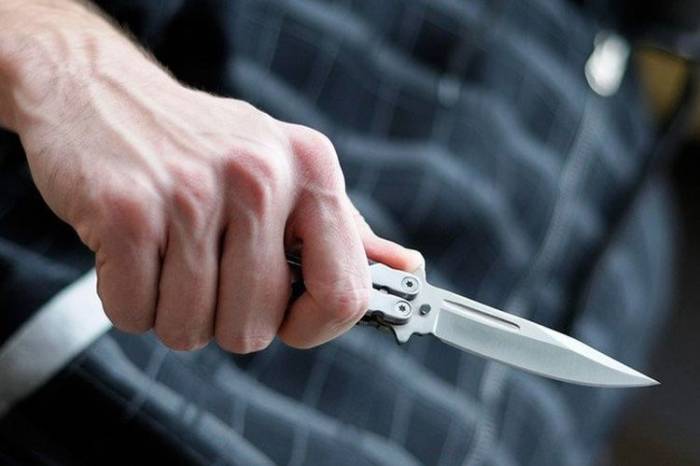 Arvadına görə qonşusunu bıçaqladı - Cinayətin DETALLARI
