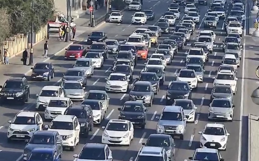 Bakının 20 küçəsində tıxac var