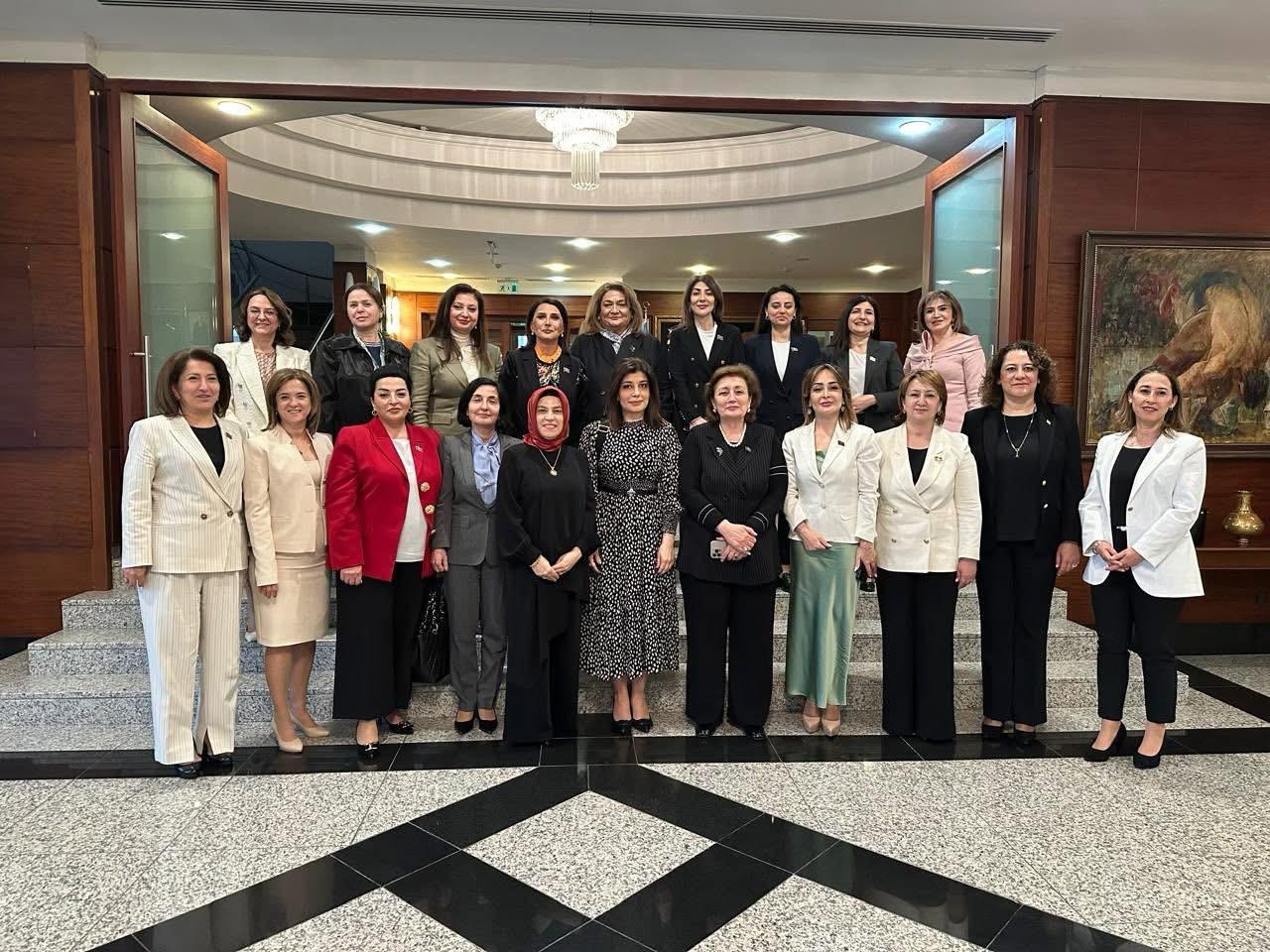 Xanım deputatlar Türkiyə səfirliyinə dəvət olundu - FOTOLAR