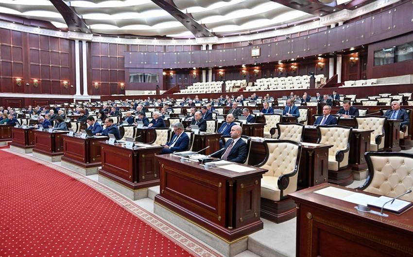 Vergi Məcəlləsinə və digər 10 qanuna dəyişiklik təsdiqləndi