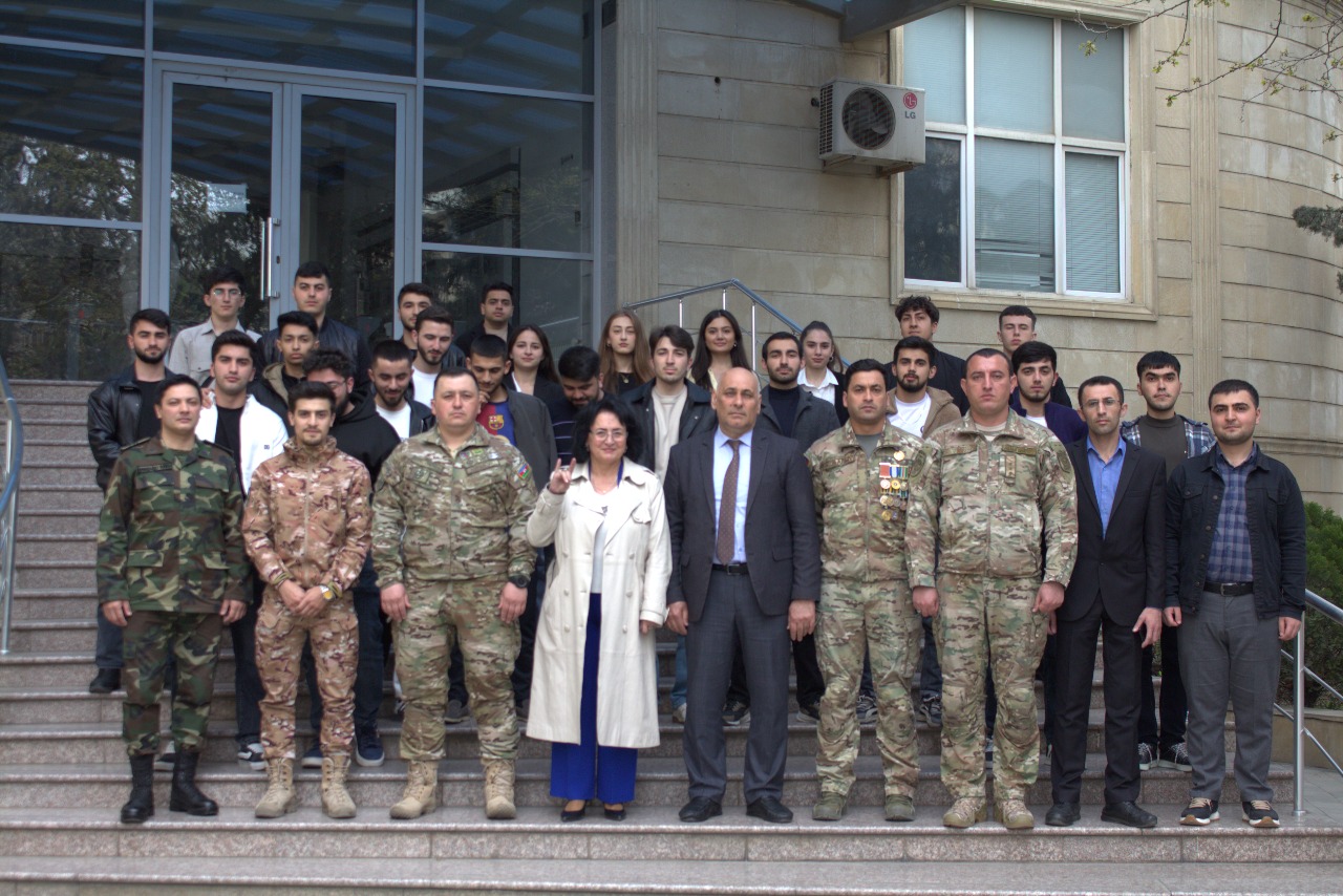İqtisad Universitetində Aprel döyüşünün şəhidləri anıldı