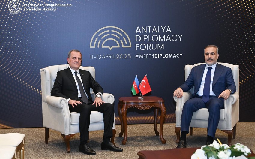 Ceyhun Bayramov Fidanla bir arada