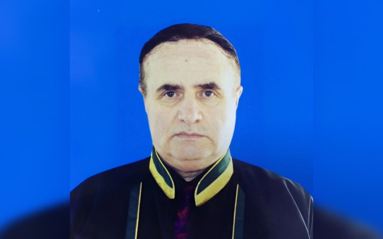 Vəkil vəfat etdi