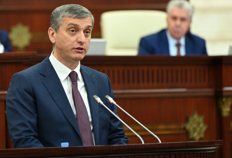 Qurumlarda eyni vəzifəni daşıyan şəxslərin əməkhaqqında ciddi fərq var - Palata sədri