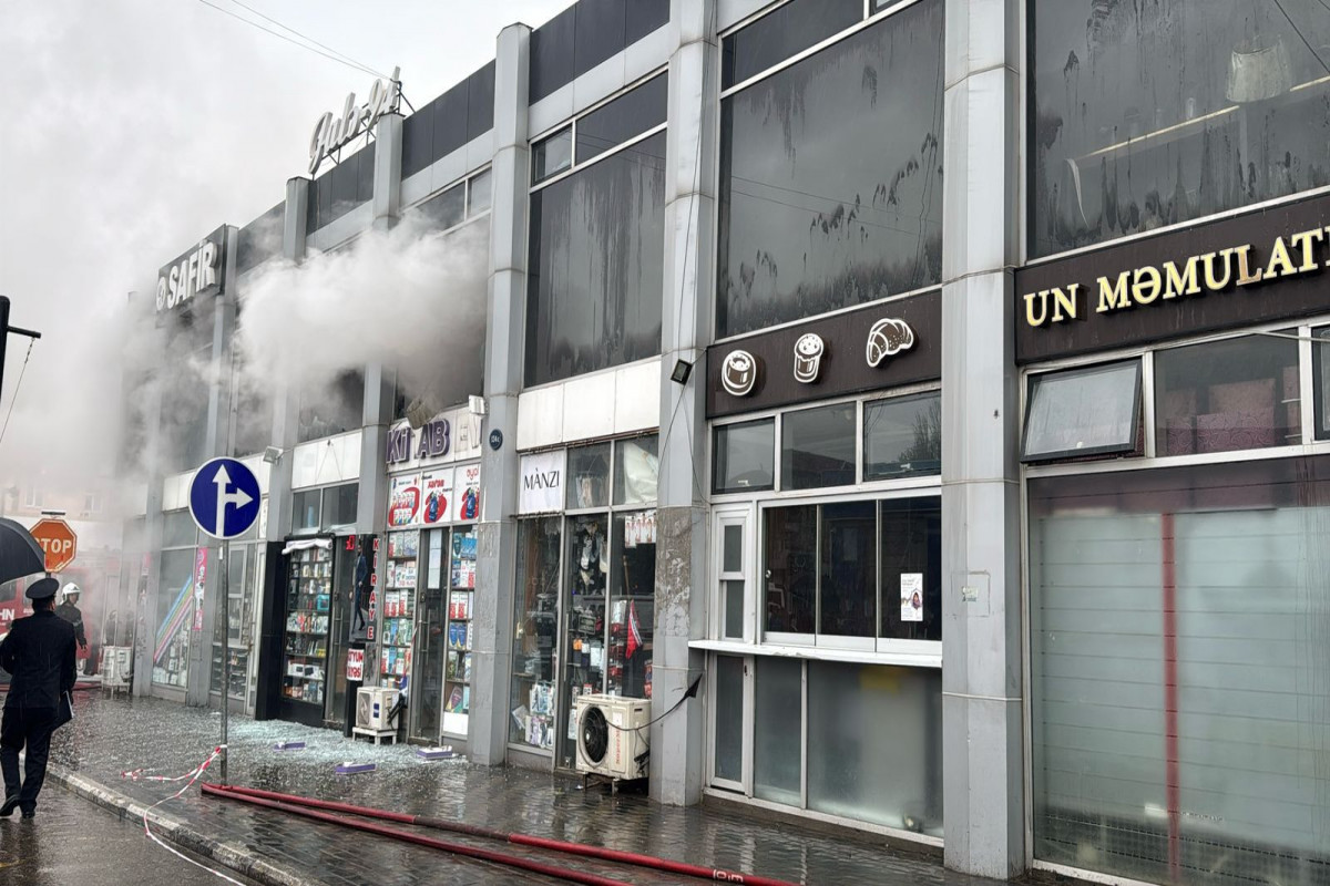 Sumqayıtda ticarət mərkəzində YANĞIN