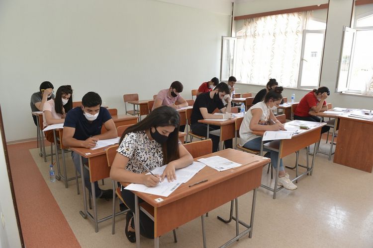 I qrupa qəbul zamanı xaotik vəziyyət GÖZLƏNİLİR