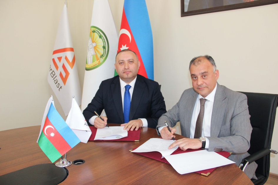 Aqrar Universitet ilə “AzerBlast” arasında memorandum imzalandı