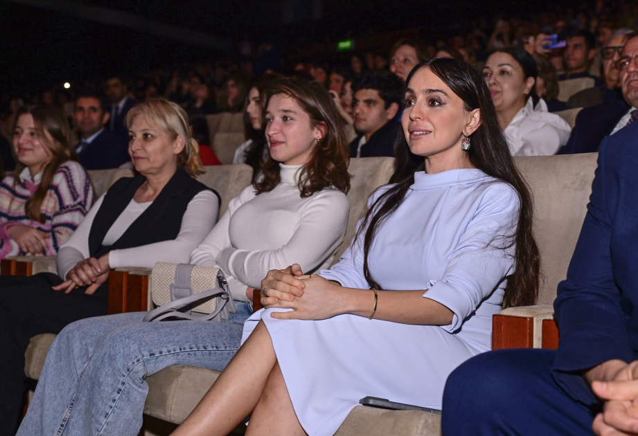 Leyla Əliyeva “Zoluşka” operasının təqdimatında - FOTO
