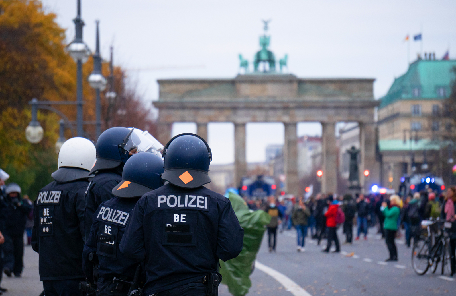 Berlinin mərkəzində ATIŞMA