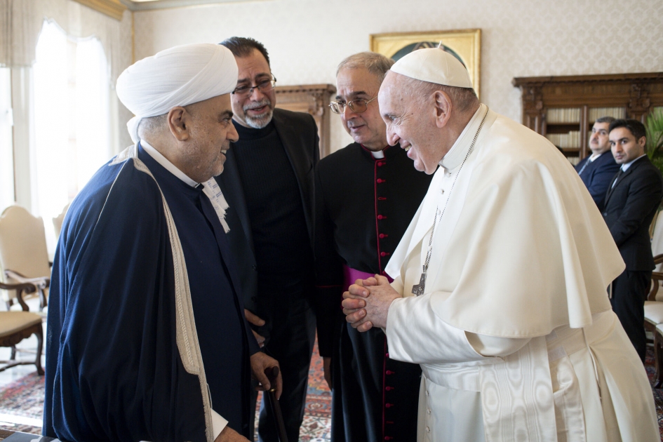 Bir şəklin tarixçəsi: Allahşükür Paşazadə Vatikanda Roma Papasına nə demişdi...