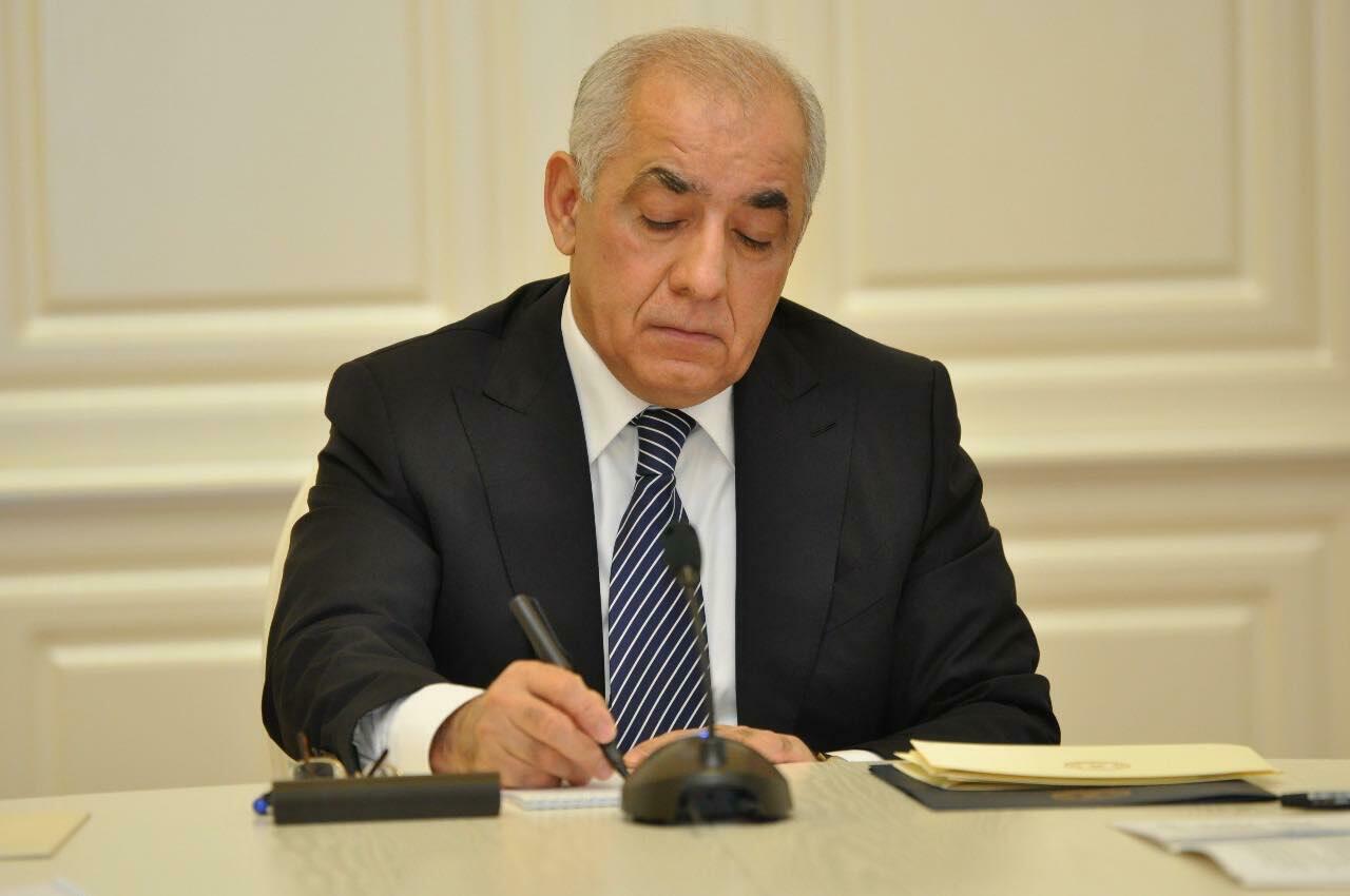 Baş nazir Vergi Xidmətinin işçilərinin maaşı ilə bağlı qərar imzaladı
