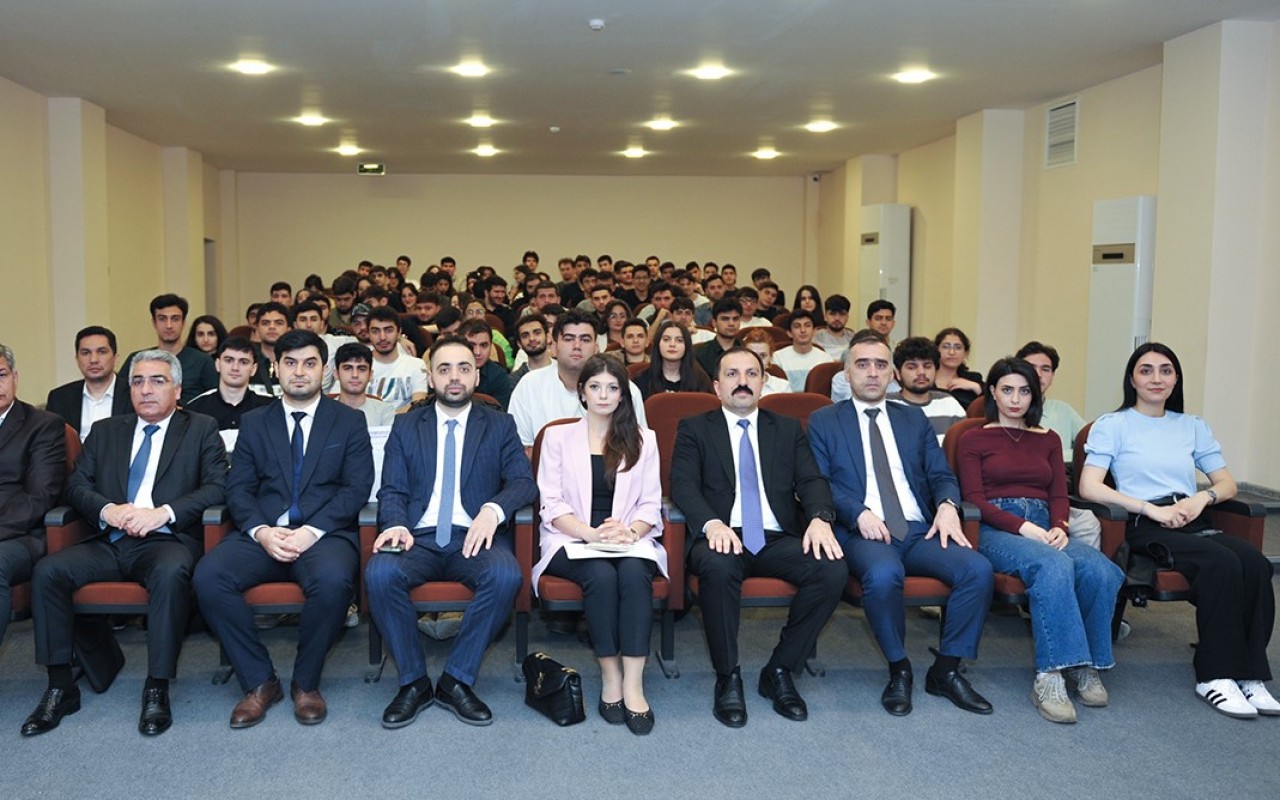 BMU tələbələri “DEFAGE” platforması barədə məlumatlandırıldı - FOTOLAR