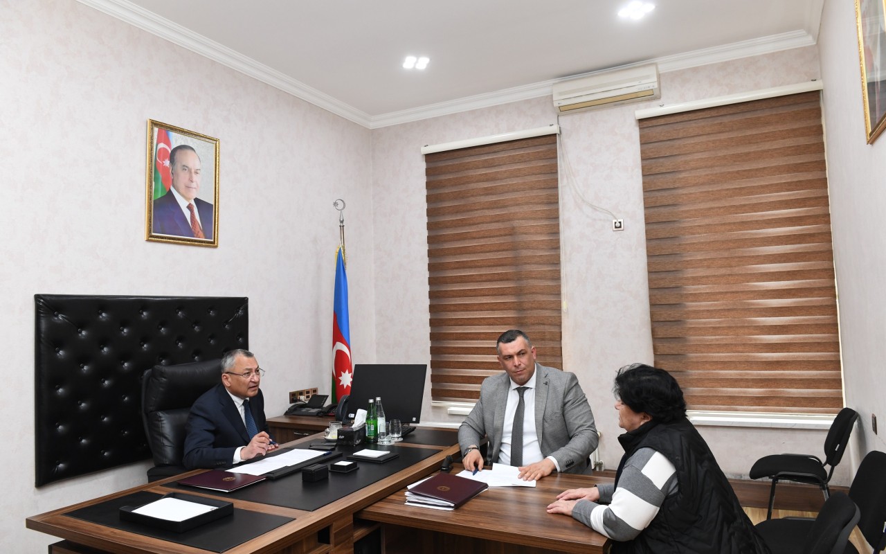 Rövşən Rzayev növbəti vətəndaş qəbulu keçirdi - FOTOLAR