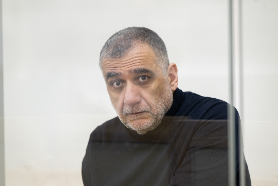 “Bir gündə iki oğlumu itirdim” - Vardanyan mina qurbanlarını dinlədi