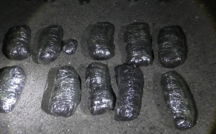 Lerikdə narkokuryerlər 10 kiloqram narkotiklə saxlanıldı