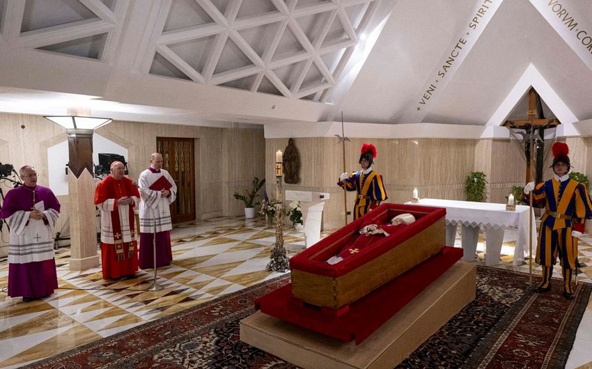 Roma Papasının cənazəsi Müqəddəs Pyotr Kilsəsinə gətirildi