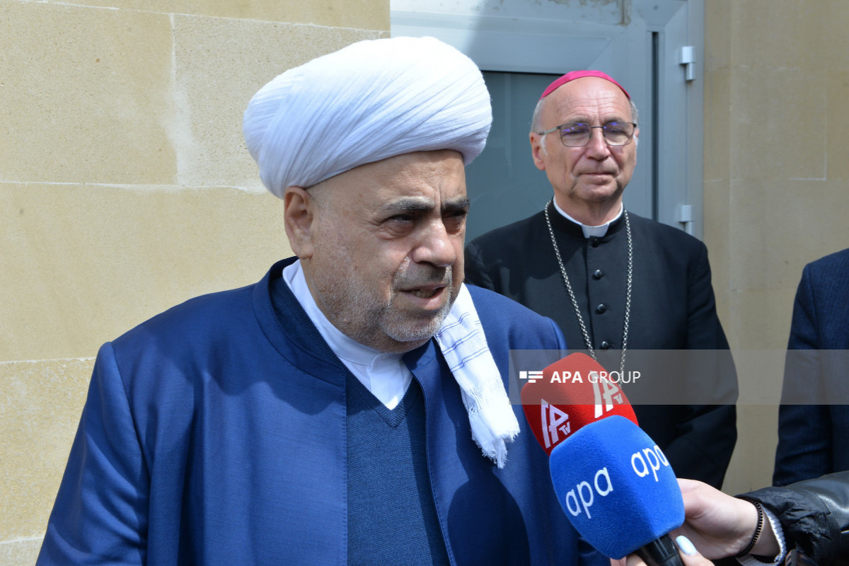 Ola bilər Roma Papasının dəfnində iştirak edim - Allahşükür Paşazadə 