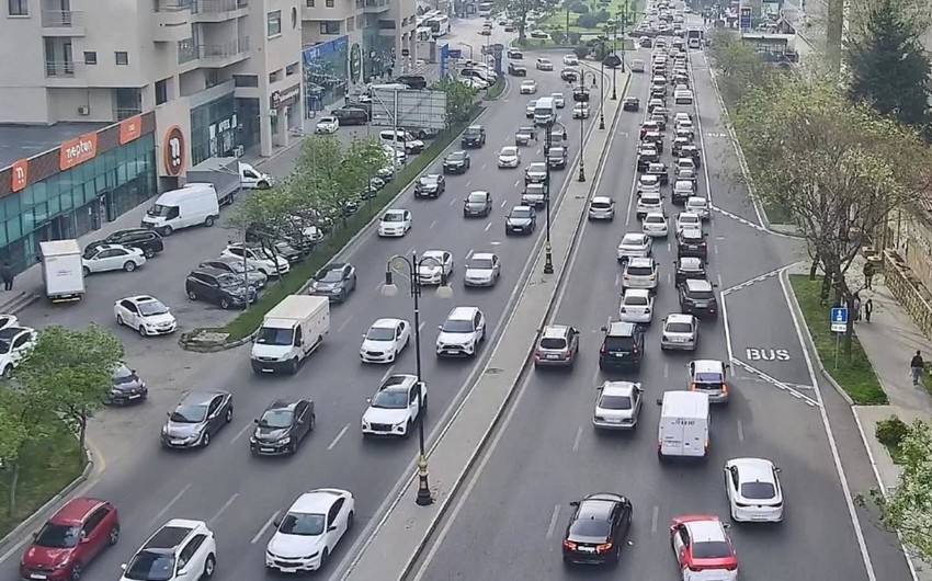 Bu yollarda tıxac var -SİYAHI