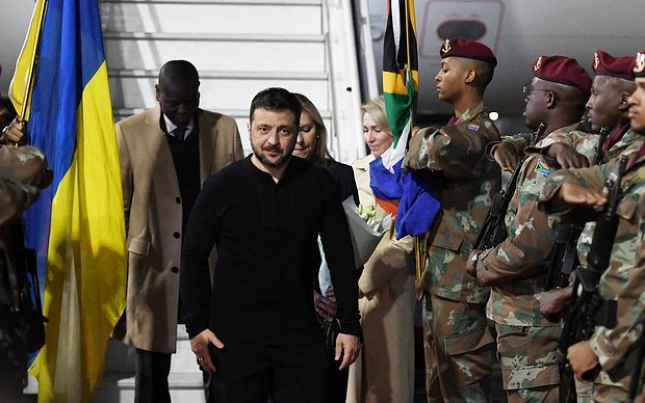 Zelenski Afrika səfərini yarıda qoydu - YENİLƏNİB
