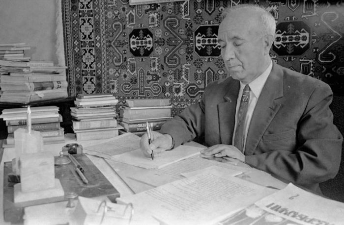 Ədəbiyyatımızın Mir Cəlalının anadan olmasının 117-ci ili...