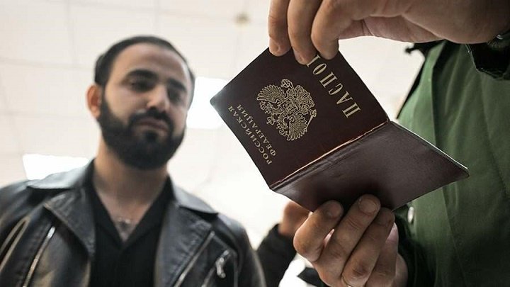 Putin miqrantlarla bağlı yeni fərman İMZALADI