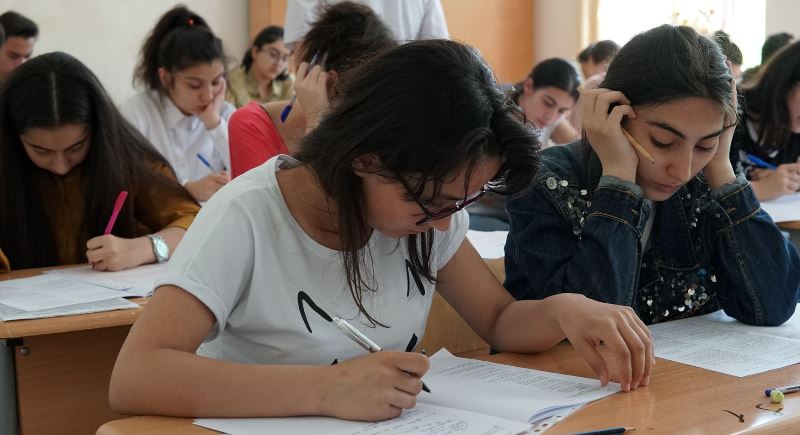 IV qrupda keçid balı ən az olan İXTİSASLAR