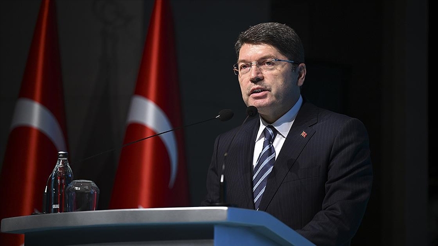 "Biz top oynamırıq" - Nazirdən sərt REAKSİYA