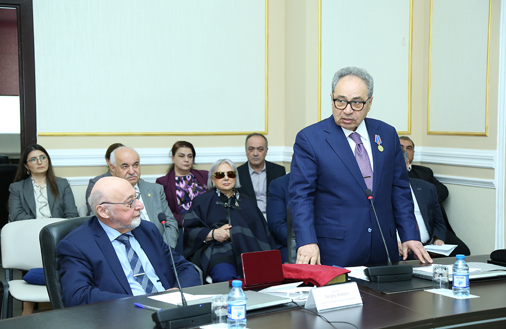 Abel Məhərrəmov təltif olunub