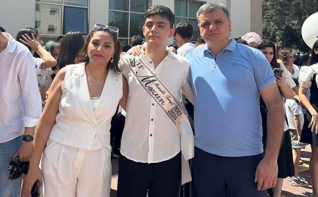 Oğlu ilə birgə ali təhsil alan jurnalist: “İmtahana övladlarımla hazırlaşıram”
